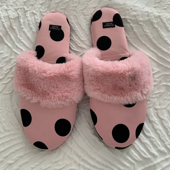 Victoria's Secret Pink Sport Bra and Pink and black Slippers - Picture 8 of 9